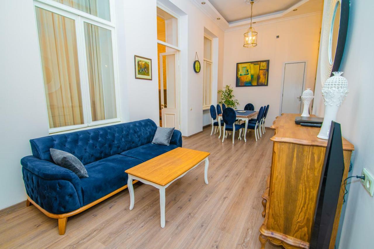 Solo Apartment In City Center Tbilisi Esterno foto