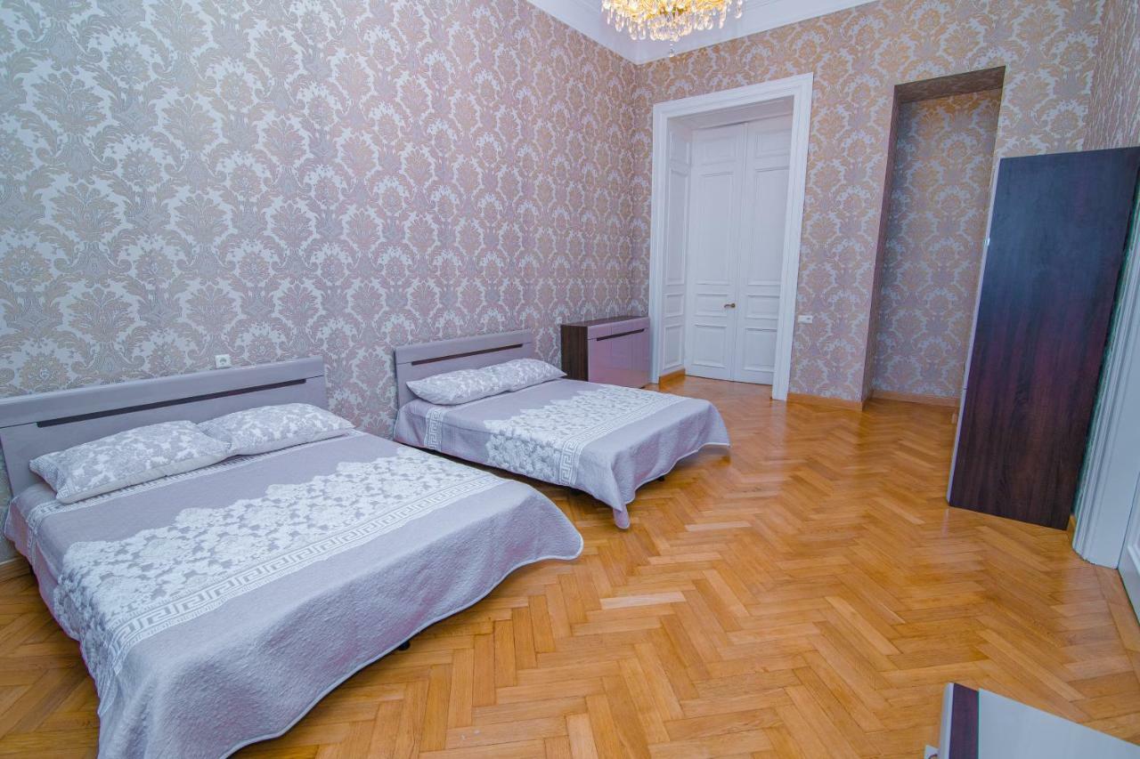 Solo Apartment In City Center Tbilisi Esterno foto