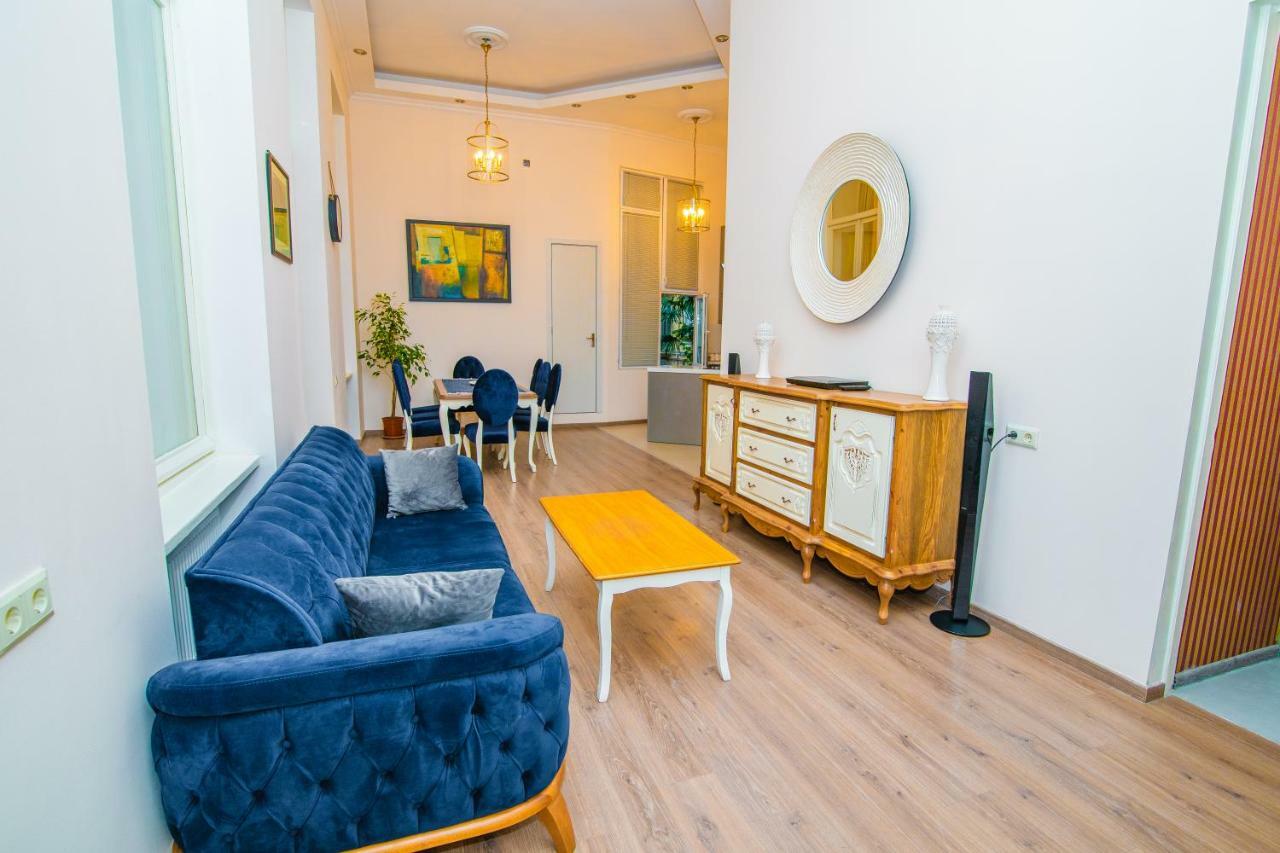 Solo Apartment In City Center Tbilisi Esterno foto