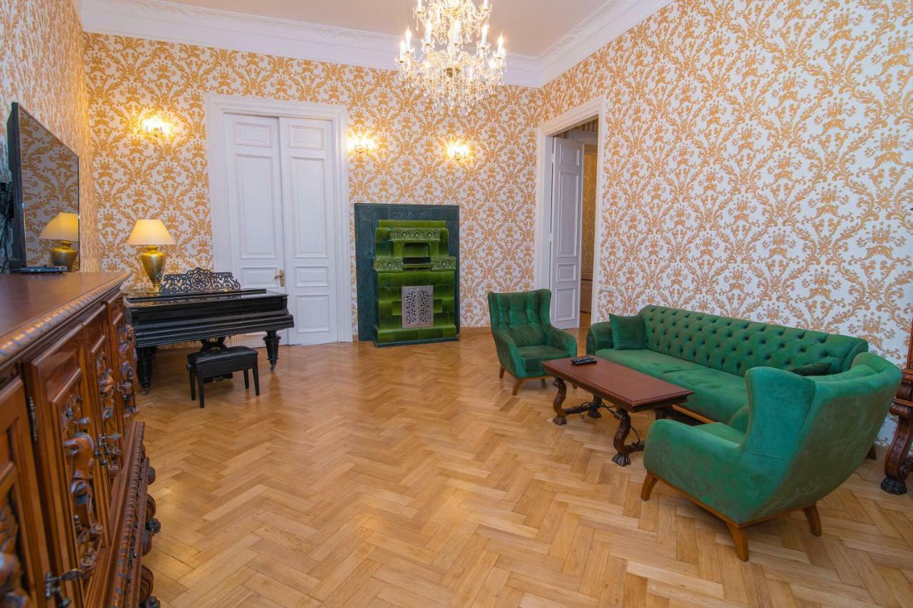 Solo Apartment In City Center Tbilisi Esterno foto